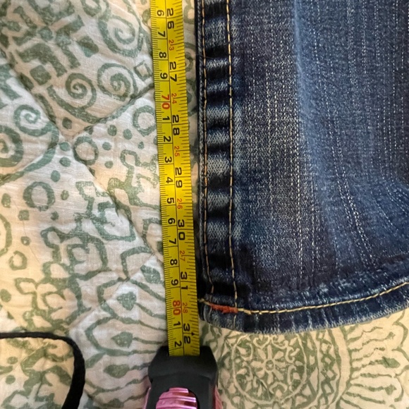 TRUE RELIGION denim jeans -- low rise -- size 26 - Picture 9 of 10